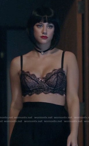 Betty’s black and pink lace bra on Riverdale