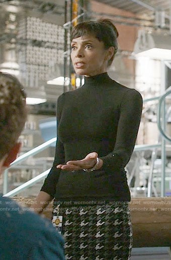 Camille’s houndstooth skirt on Bones
