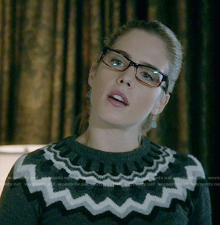 Felicity’s grey zig zag sweater on Arrow