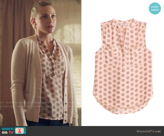 H&M Sleeveless Blouse in Powder Pink / Patterned worn by Betty Cooper (Lili Reinhart) on Riverdale