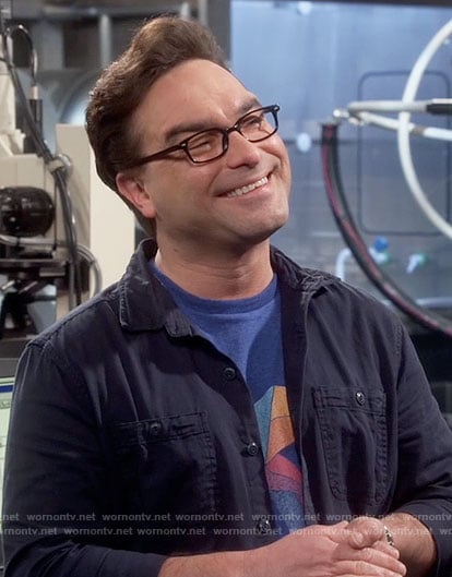 Leonard’s blue t-shirt with geometric bird graphic on The Big Bang Theory
