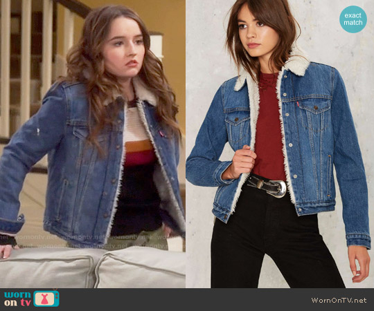 Levis Sherpa Trucker Denim Jacket worn by Eve Baxter (Kaitlyn Dever) on Last Man Standing