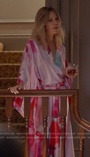Mickey’s pink floral robe on The Mick