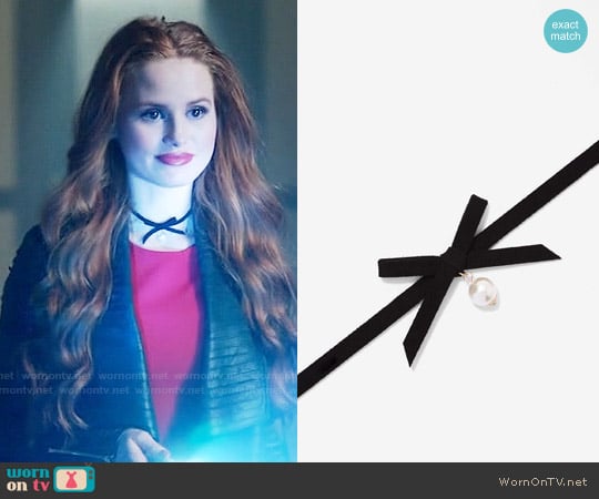 Nasty Gal Here Kitty Satin Choker worn by Cheryl Blossom (Madelaine Petsch) on Riverdale