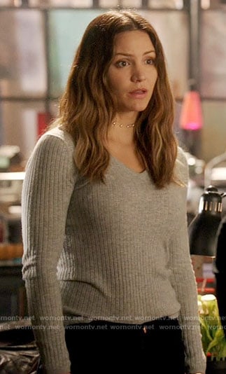 Paige’s grey ribbed v-neck sweater on Scorpion
