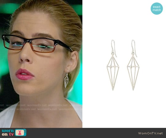 Peggy Li Triangle Cage Earrings in Long / Silver worn by Felicity Smoak (Emily Bett Rickards) on Arrow