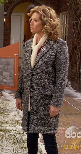 Vanessa’s speckled coat on Last Man Standing