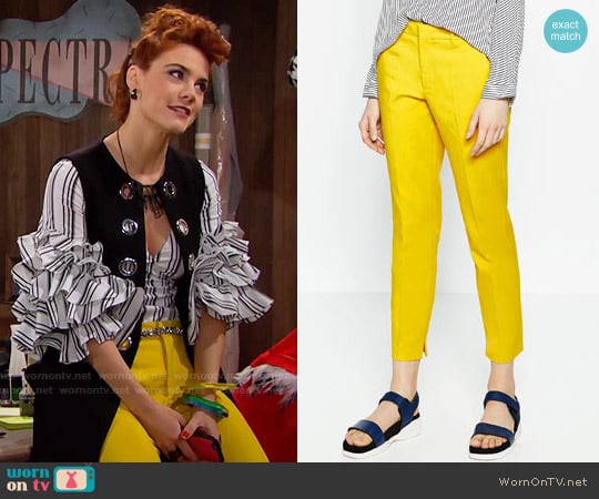 Zara Chino Trousers in Yellow worn by Sally Spectra (Courtney Hope) on The Bold and the Beautiful