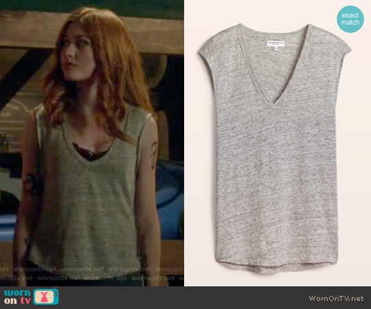 Community Stilpo T-Shirt worn by Clary Fray (Katherine McNamara) on Shadowhunters