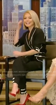 Kelly’s black jumpsuit on Live with Kelly