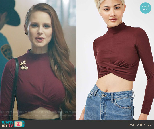 Long Sleeve Twist Crop Top Topshop worn by Cheryl Blossom (Madelaine Petsch) on Riverdale