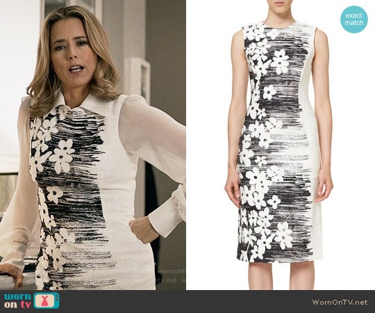 Carolina Herrera Floral Sheath Dress worn by Elizabeth McCord (Téa Leoni) on Madam Secretary