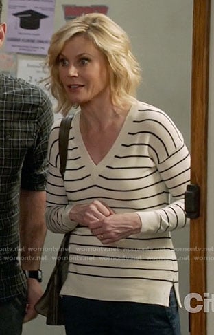 Claire’s striped v-neck sweater on Modern Family