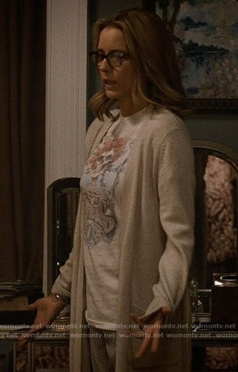 Elizabeth’s skull graphic tee on Madam Secretary