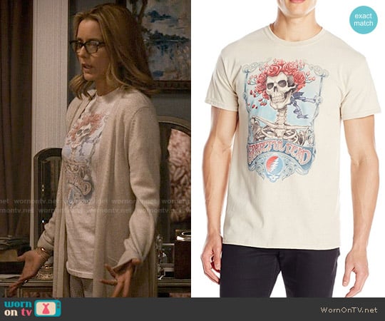 Grateful Dead Mens Big Bertha T-shirt worn by Elizabeth McCord (Téa Leoni) on Madam Secretary