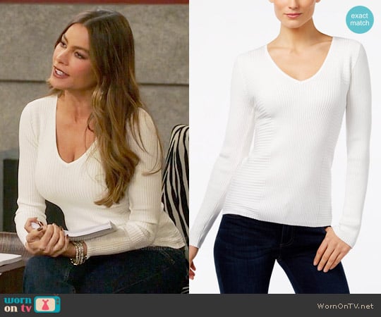 Ribbed V-Neck Sweater in Washed White INC International Concepts worn by  Gloria Pritchett (Sofia Vergara) on Modern Family