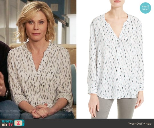 Soft Joie Dane Blouse worn by Claire Dunphy (Julie Bowen) on Modern Family