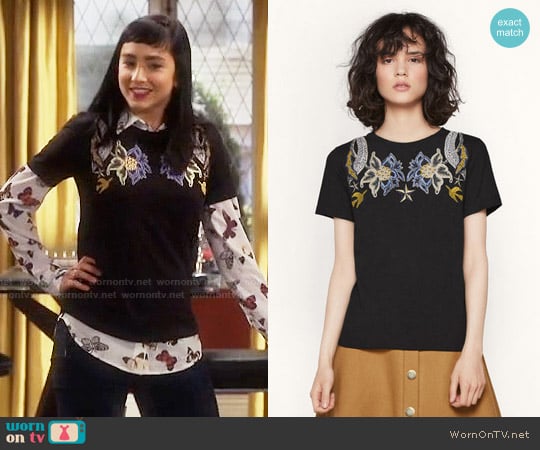 Maje Tapioca T-shirt worn by Mandy Baxter (Molly Ephraim) on Last Man Standing