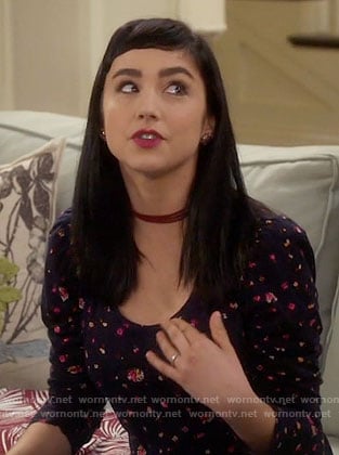 Mandy’s floral print top with ruched sleeves on Last Man Standing