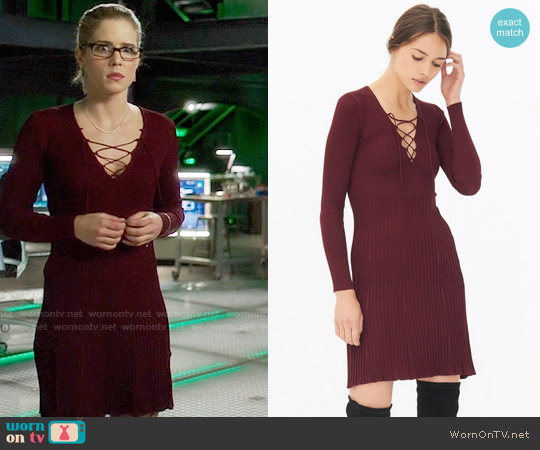 Sandro Day Dress in Burgundy worn by Felicity Smoak (Emily Bett Rickards) on Arrow