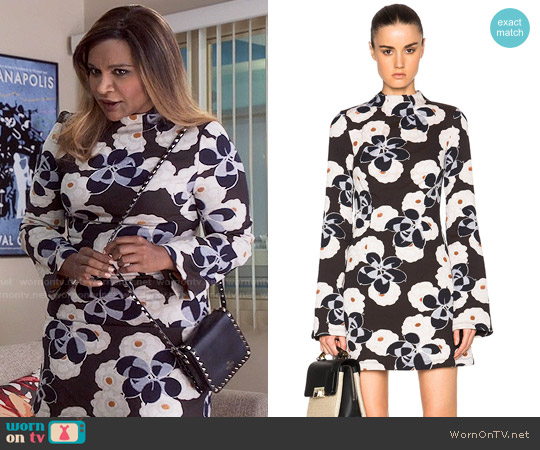 Suno Mock Neck Dress worn by Mindy Lahiri (Mindy Kaling) on The Mindy Project