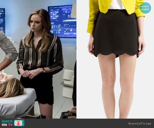 Topshop Scallop Hem Mini Skirt worn by Caitlin Snow (Danielle Panabaker) on The Flash
