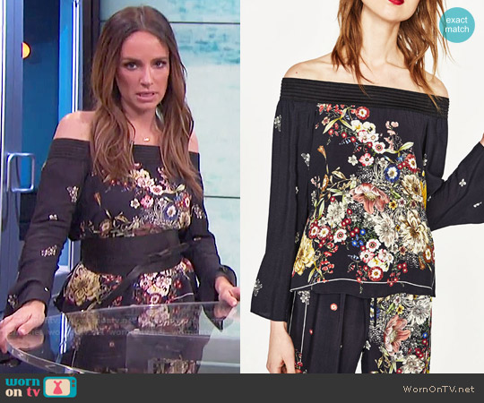 Zara Printed Off The Shoulder Top worn by Catt Sadler on E! News