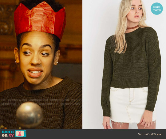BDG Waffle Knitted Fisherman Jumper worn by Bill Potts (Pearl Mackie) on Doctor Who