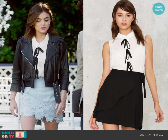 Nasty Gal Forever Bow Collared Blouse worn by Aria Montgomery (Lucy Hale) on Pretty Little Liars