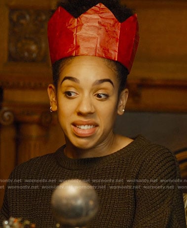 Bill’s dark green knit sweater on Doctor Who