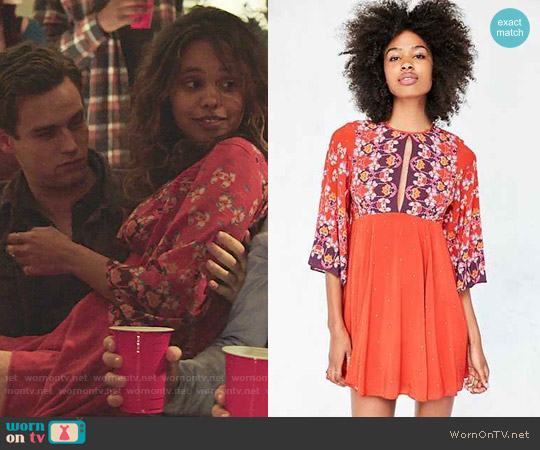 Ecote Tyler Split-Neck Bell-Sleeve worn by Jessica Davis (Alisha Boe) on 13 Reasons Why