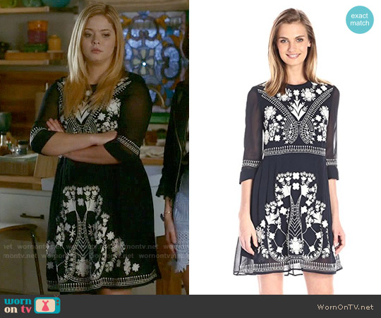 French Connection Kiko Dress worn by Alison DiLaurentis (Sasha Pieterse) on Pretty Little Liars