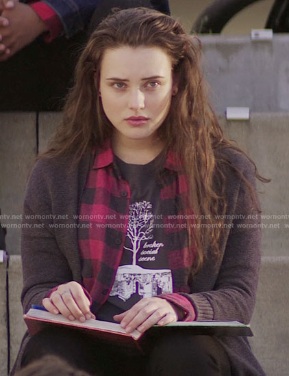 Hannah’s Broken Social Scene tree t-shirt on 13 Reasons Why