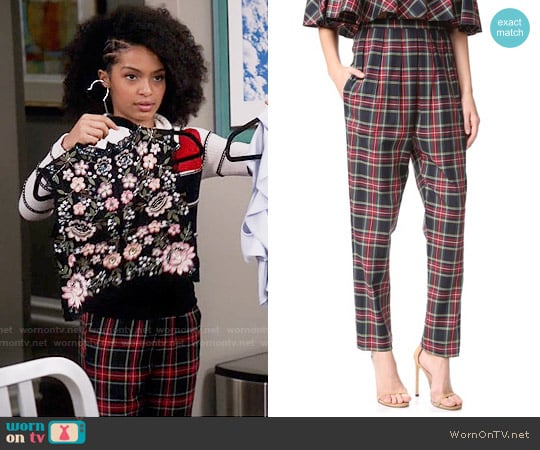 Petersyn Connery Pleated Pants worn by Zoey Johnson (Yara Shahidi) on Black-ish
