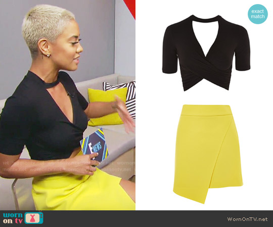 Topshop Choker Short Sleeve Twist Crop Top worn by Sibley Scoles on E! News