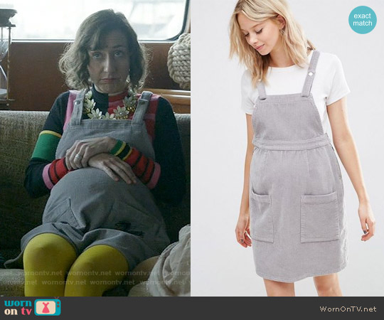 ASOS Maternity Pinafore Dress in Dove Gray worn by Carol Pilbasian (Kristen Schaal) on Last Man On Earth