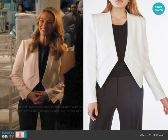 Bcbgmaxazria Lloyd Jacket in White worn by Petra Solano (Yael Grobglas) on Jane the Virgin