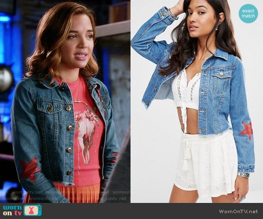 Boohoo Star Print Denim Jacket worn by Cassandra (Georgie Flores) on Famous in Love