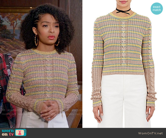 Metallic striped cable-knit sweater Philosophy di Lorenzo Serafini worn by Zoey Johnson (Yara Shahidi) on Black-ish