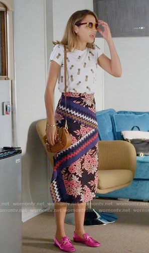 Cassie’s pineapple print top, floral skirt and pink loafers on Famous in Love