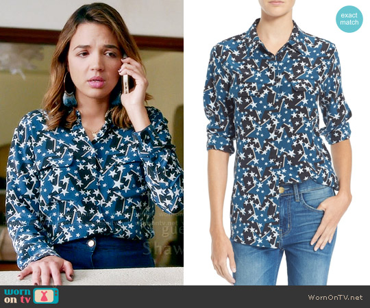 Equipment Star Print Slim Signature Silk Shirt worn by Cassandra (Georgie Flores) on Famous in Love