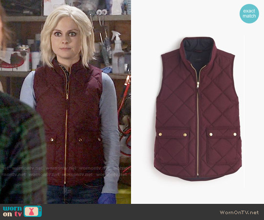 J.Crew Excursion Quilted Vest worn by Liv Moore (Rose McIver) on iZombie