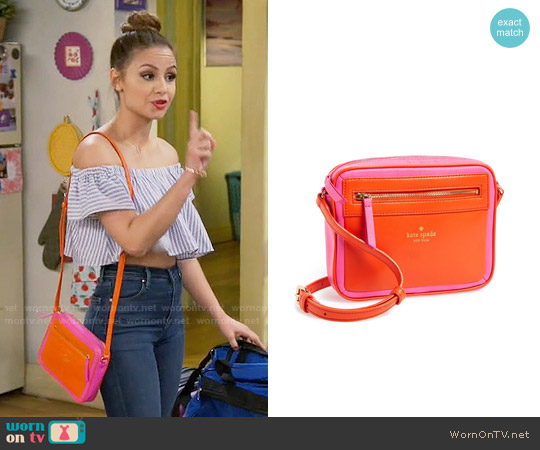 Kate Spade Sweetbriar Drive Mari Crossbody Bag worn by Sofia Rodriguez (Aimee Carrero) on Young and Hungry
