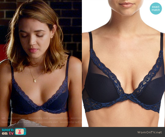 Natori Feathers Contour Plunge Bra in Midnight worn by Cassandra (Georgie Flores) on Famous in Love