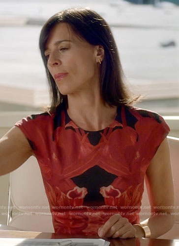 Nina’s black and red floral dress on Famous in Love