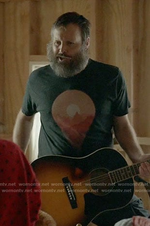 Tandy’s black sun graphic t-shirt on Last Man on Earth