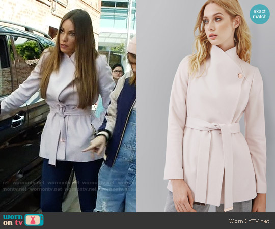 Ted Baker Elika Coat worn by  Gloria Pritchett (Sofia Vergara) on Modern Family