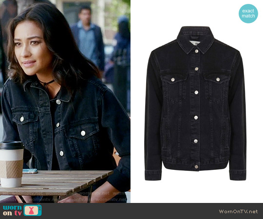 Topshop MOTO Western Denim Jacket worn by Emily Fields (Shay Mitchell) on Pretty Little Liars