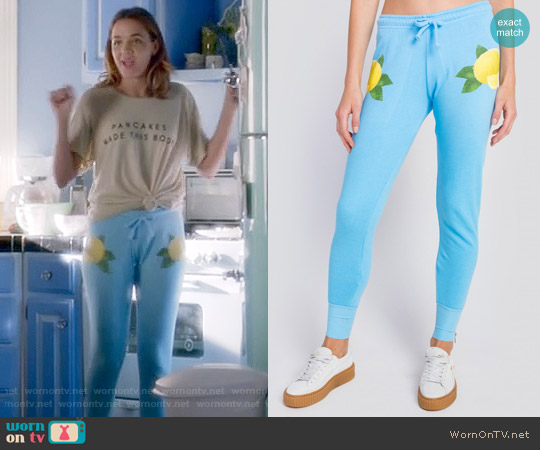 Wildfox Lemonade Bottoms Fame Jogger worn by Cassandra (Georgie Flores) on Famous in Love