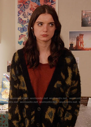 Xanthippe’s leopard print cardigan on Unbreakable Kimmy Schmidt